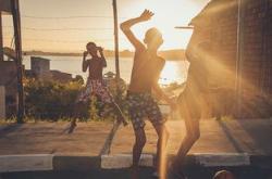 用爱陪伴学生成长感悟:如何通过情感教育让每个孩子绽放独特光芒